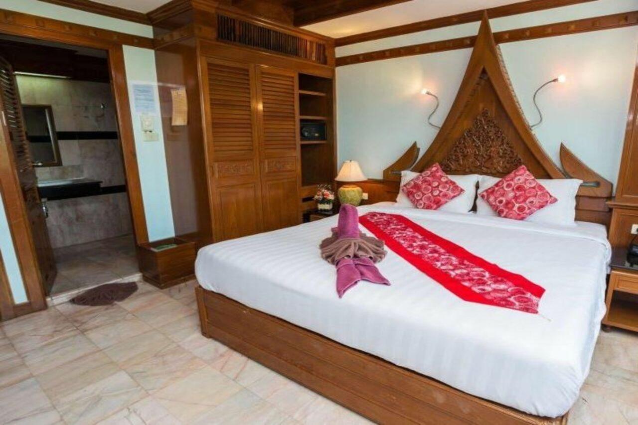 Patong Beach Bed And Breakfast Exterior photo