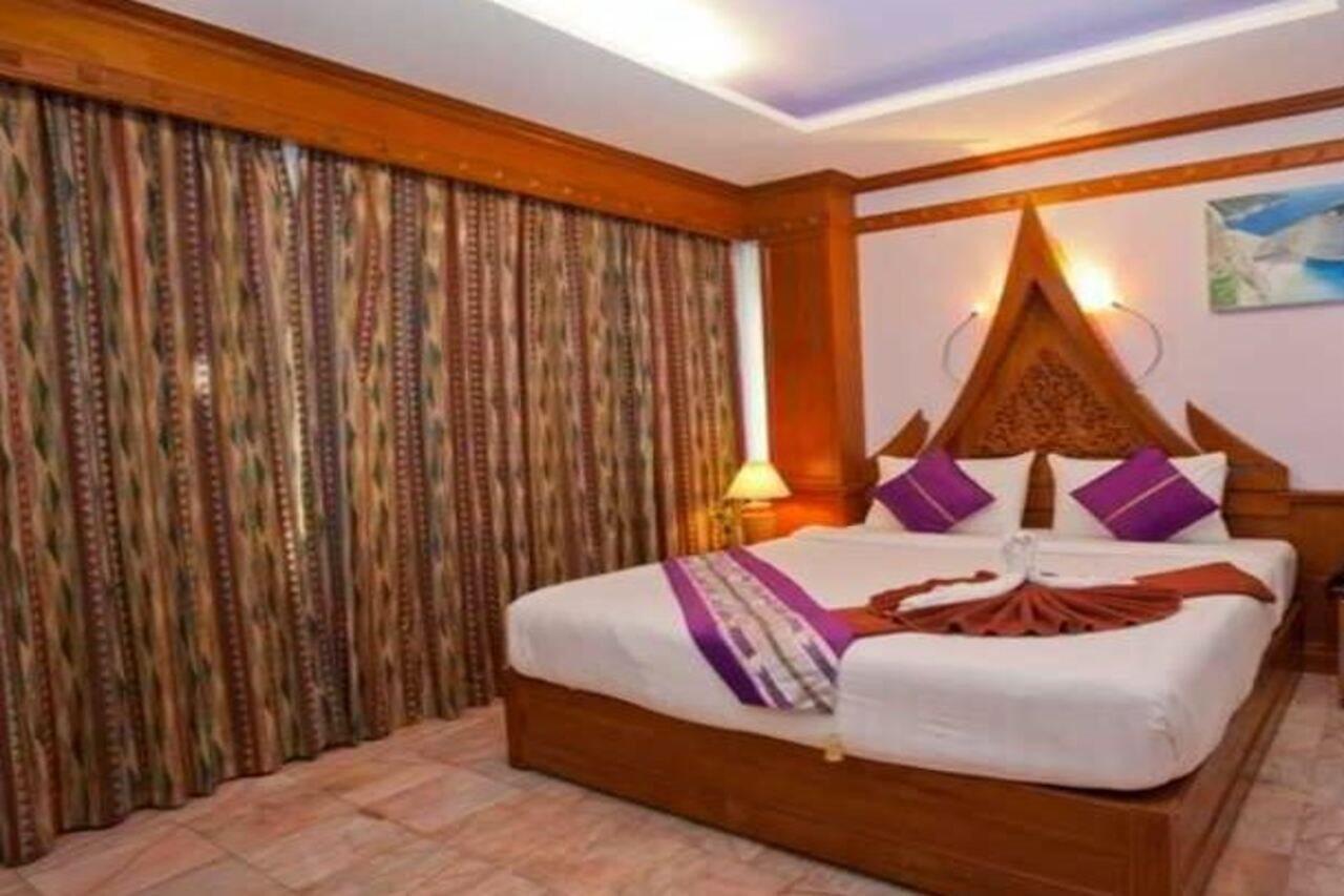 Patong Beach Bed And Breakfast Exterior photo