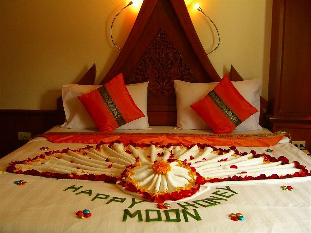 Patong Beach Bed And Breakfast Exterior photo