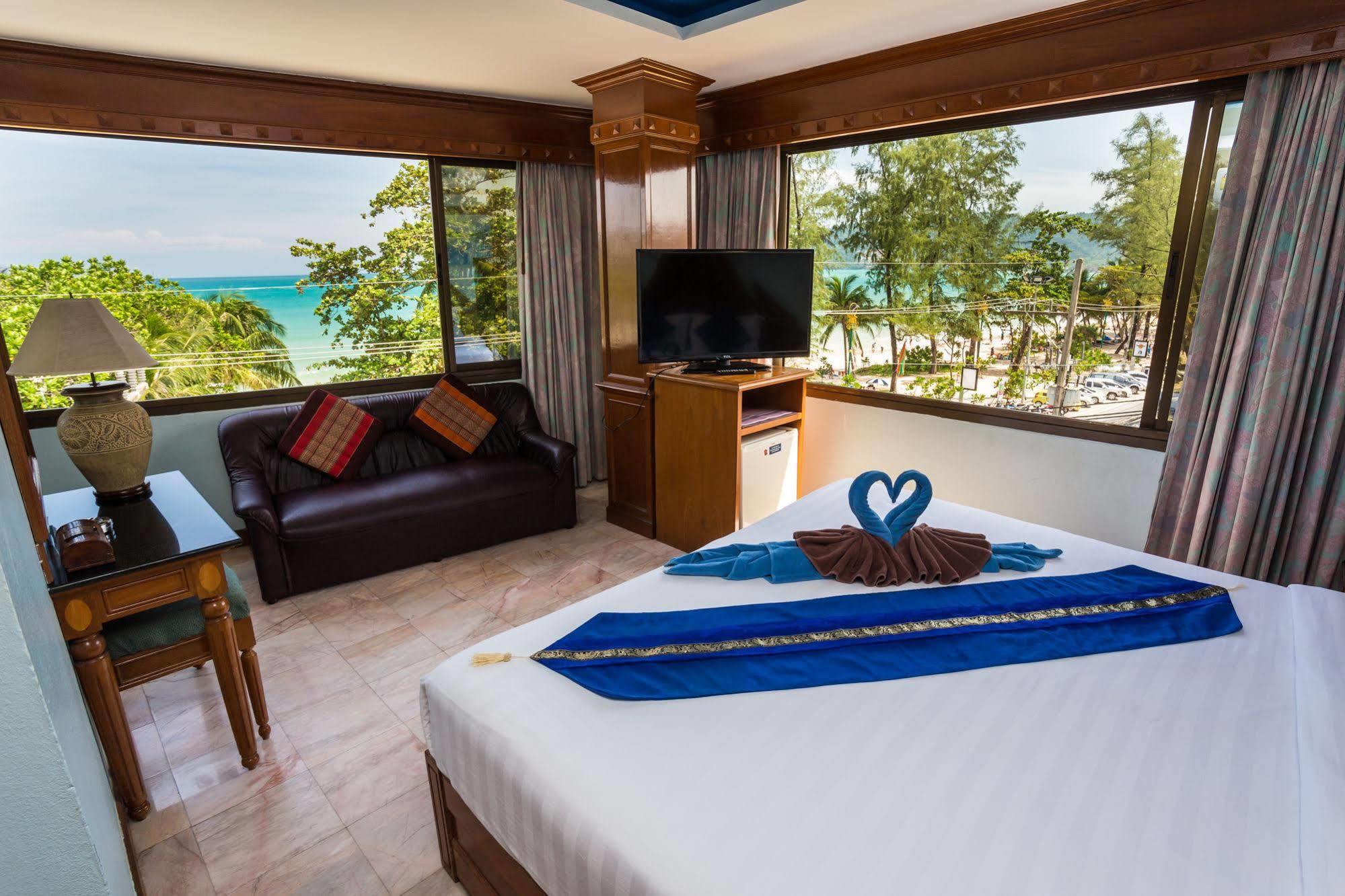 Patong Beach Bed And Breakfast Exterior photo